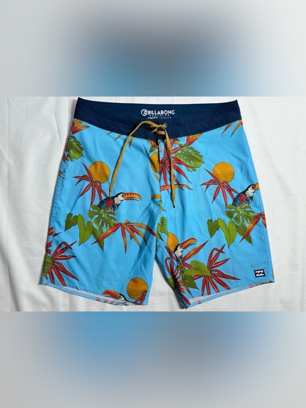 Billabong Men’s Recycler Sundays Airlite Toucan Board Shorts 32 - Picture 1 of 8